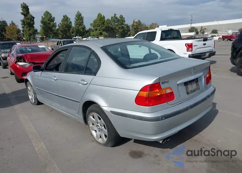2002 BMW 325Xi z USA, uszkodzony, nr VIN WBAEU33472PF66614